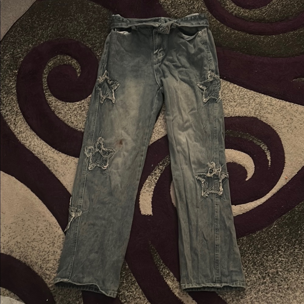 Distressed Star Patch Jeans